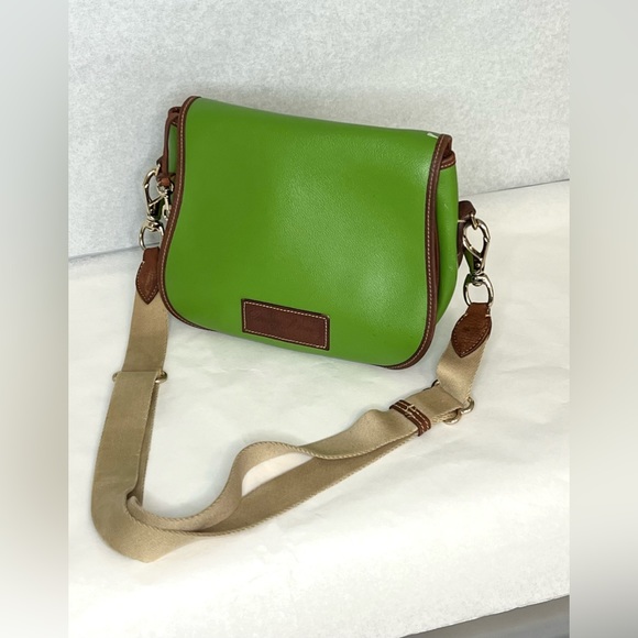 Vintage Dooney and Bourke Crossbody Saddlebag Dooney Leather Shoulder Bag Green - Picture 2 of 14